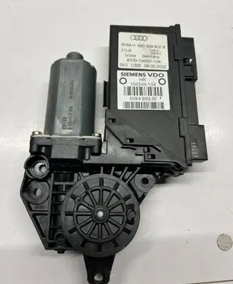 Audi A2 Rear door window regulator motor 8Z0959802B