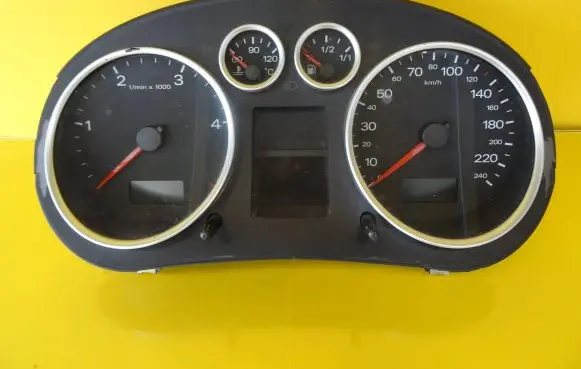 Audi A2 Speedometer (instrument cluster) 81117994