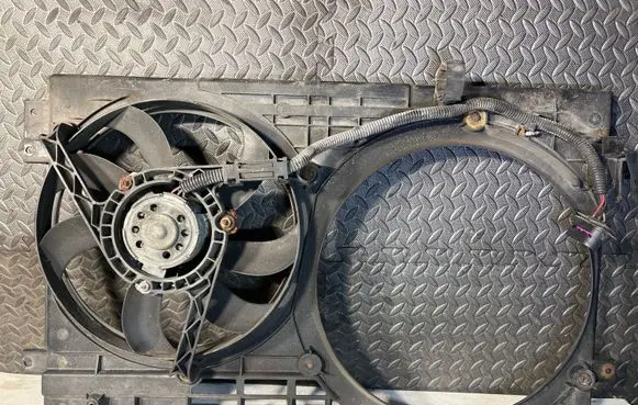 Audi TT Mk1 Electric radiator cooling fan 8N0121205A