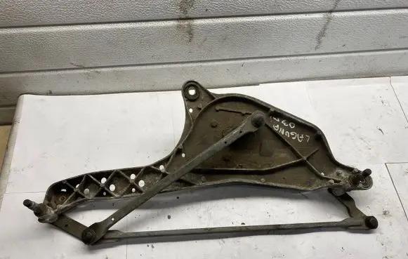 Renault Laguna II Front wiper linkage and motor 8200000525