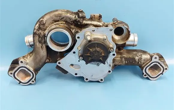 Porsche Panamera (971) Thermostat housing 0P2121406BD