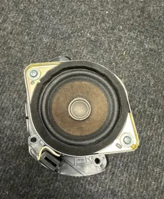 Ford Mustang VI Front door speaker FR3T19B135AD FR3T19B135AB