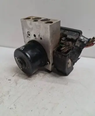 Volvo V70 ABS Pump 8619968 01W457 10092504023