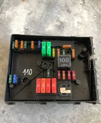 Volkswagen PASSAT B6 Fuse box set 1K0837800AJ 1T1937535 L1T000034