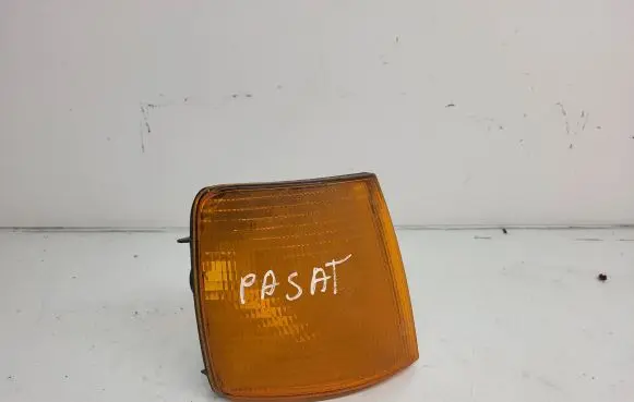 Volkswagen PASSAT B4 Front indicator light 357953050