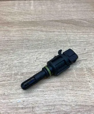 BMW 5 E39 Intake air temperature sensor 1739510