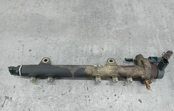 Suzuki Swift I Fuel main line pipe 46817523