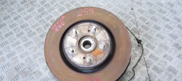 Honda CR-V Front wheel hub spindle knuckle