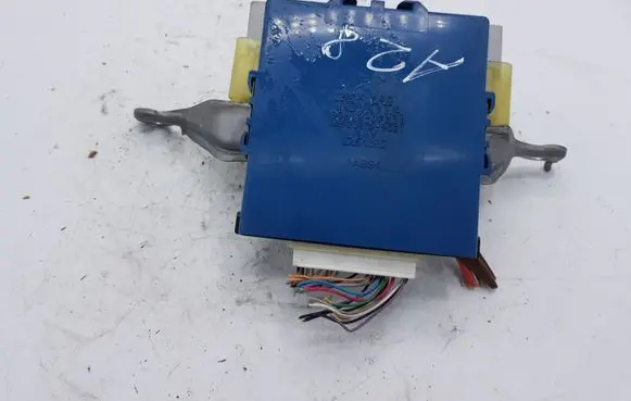 Toyota Corolla Verso E121 Combustion control unit/module 896180F020 MB1238009021