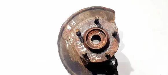 Citroen C-Crosser Front wheel hub