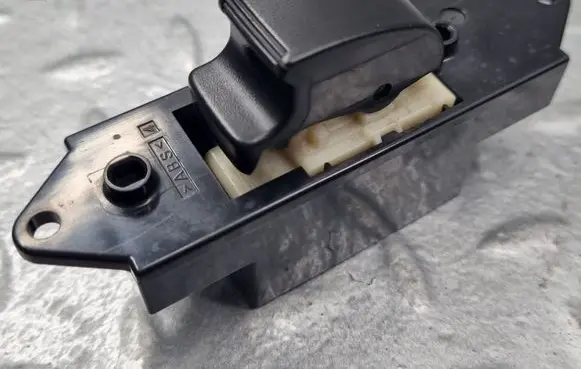 Mitsubishi Outlander Electric window control switch 0391T11AN MR587944