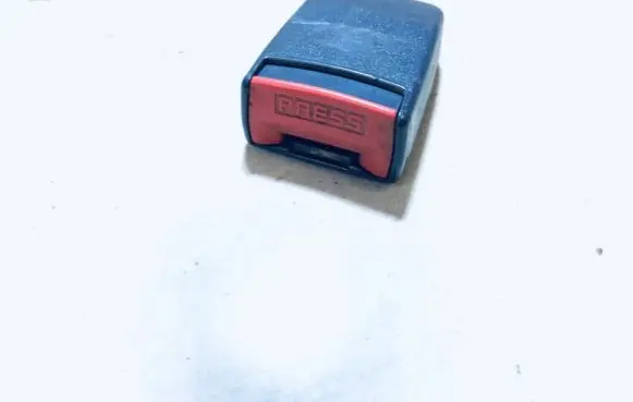 Renault Espace III Rear seatbelt buckle 303890g 9453057