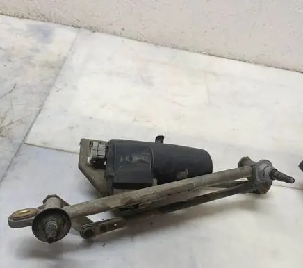 Renault Scenic I Front wiper linkage and motor 3397020563 8200106711