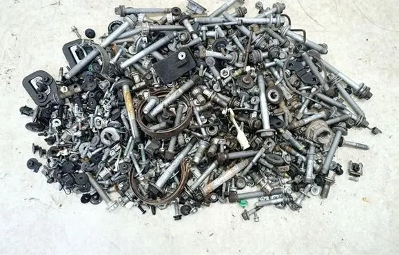 Maserati Ghibli Nuts/bolts 