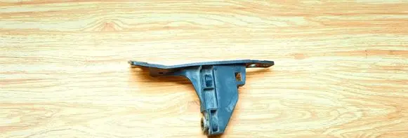 Audi A4 S4 B7 8E 8H Front bumper mounting bracket 8E0805364
