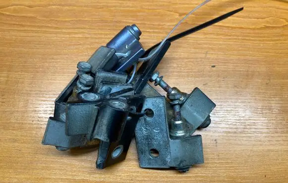BMW 3 E36 Rear door upper hinge 19605269