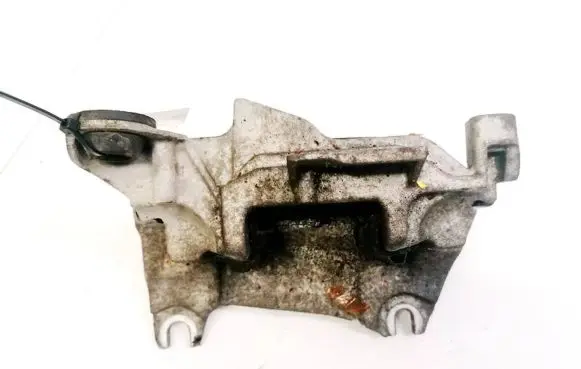 Renault Megane III Engine mount bracket 