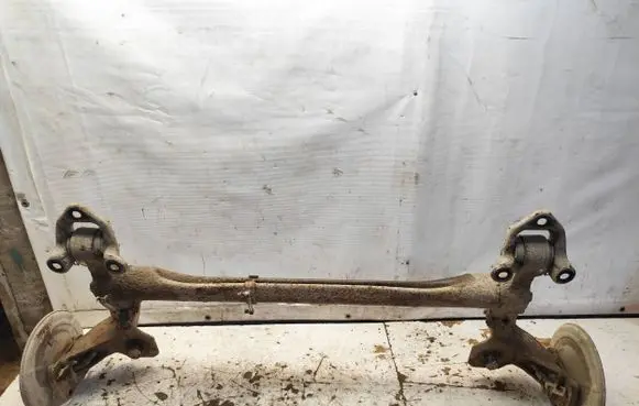 Opel Zafira B Rear axle beam 