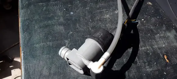 Nissan Micra Windscreen/windshield washer pump 9641553880