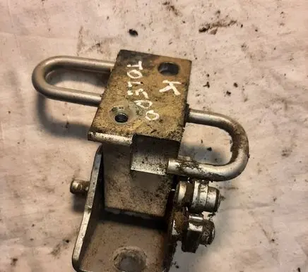 Seat Toledo II (1M) Rear door lower hinge