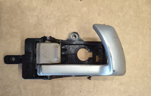 Hyundai Santa Fe Front door interior handle 82823CM000
