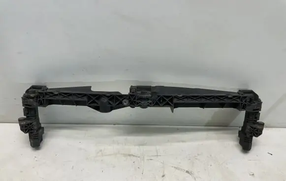 Mercedes-Benz E W212 Front bumper mounting bracket A2128801403