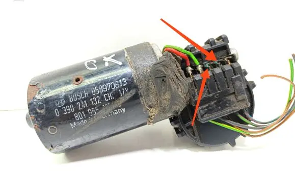 Audi A4 S4 B5 8D Wiper motor 0390241132