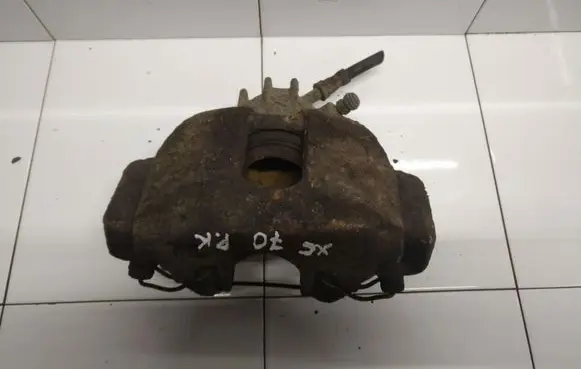 Volvo XC70 Front brake caliper