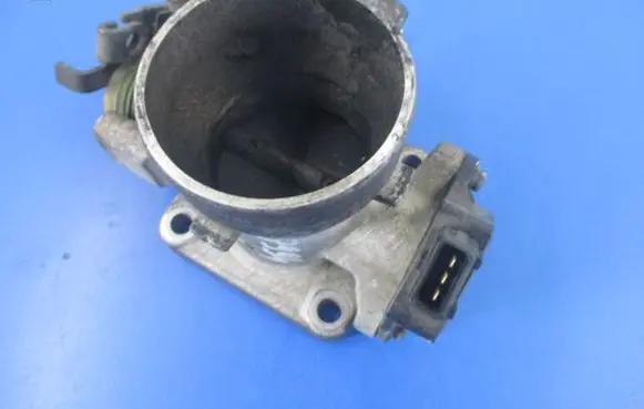 Audi Coupe Throttle body valve 
