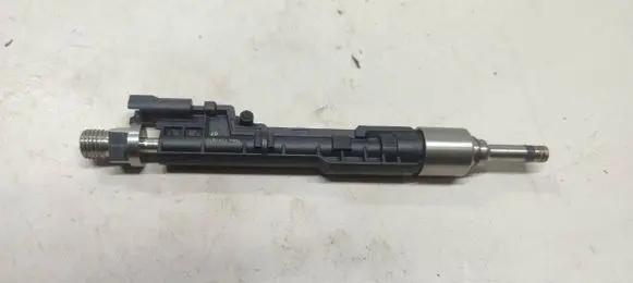 BMW 5 GT F07 Fuel injector 0261500109