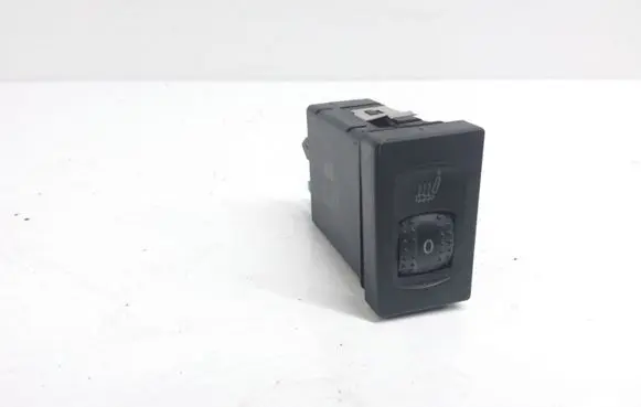 Volkswagen PASSAT B5 Seat heating switch 3B0963563C