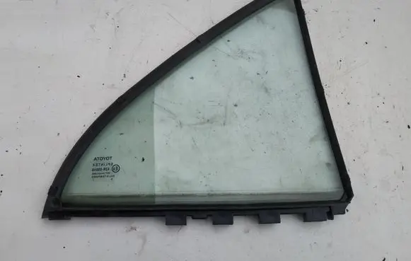 Toyota Avensis T250 Rear vent window glass 