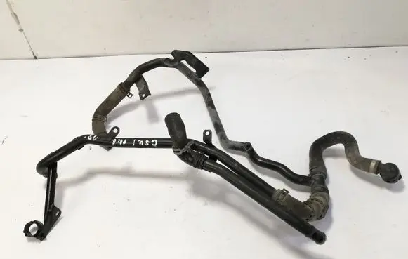 Volkswagen Polo VI Engine coolant pipe/hose 5Q0122157A 5Q0122073