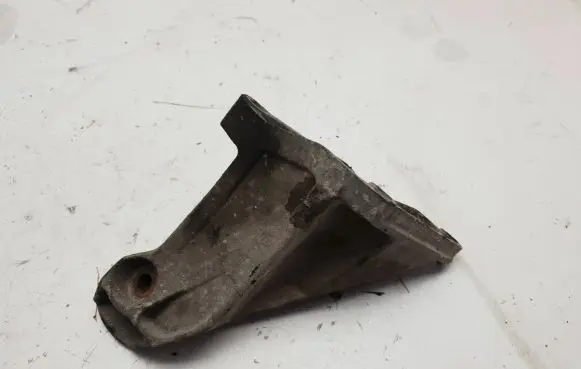 BMW 7 E65 E66 Engine mounting bracket 6754615 13807410 A46000