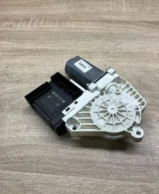 Volkswagen PASSAT B6 Front door window regulator motor 1K0959793G 1K0959701K