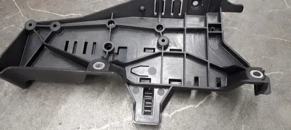 BMW 1 E81 E87 Radiator mount bracket 7810180