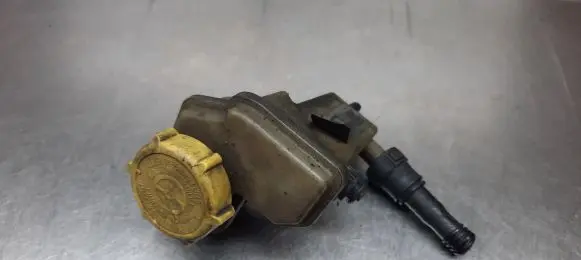 Mazda 2 Power steering fluid tank/reservoir