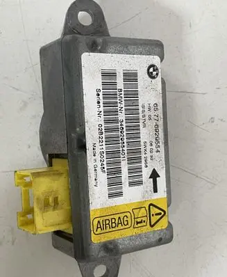 BMW 7 E65 E66 Air suspension control unit module (rear) 6929554