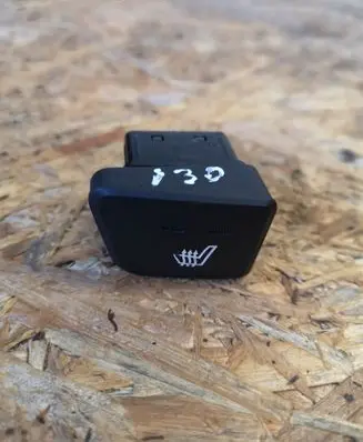 Hyundai i30 Seat heating switch ATL34KF2 71026