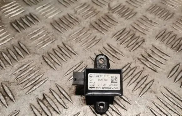 Mercedes-Benz S W221 Airbag deployment crash/impact sensor 0038212751