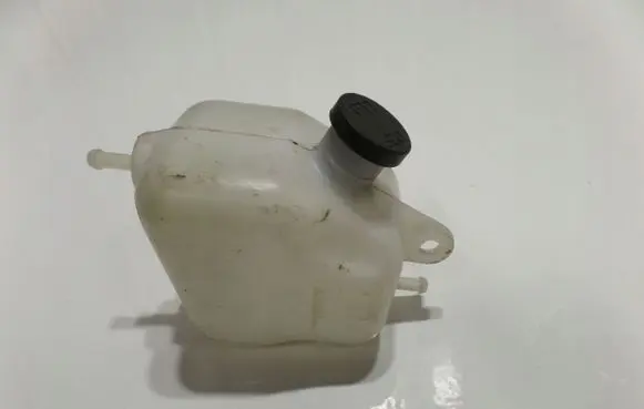 Suzuki SX4 Power steering fluid tank/reservoir AN400123