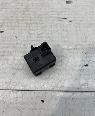 Lexus IS 220D-250-350 Horn buzzer relay 8665248010