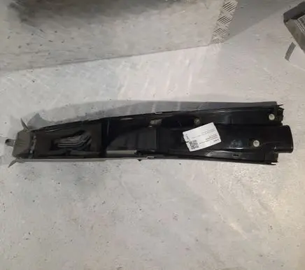 Volvo XC70 (B) pillar trim (top) 9158449