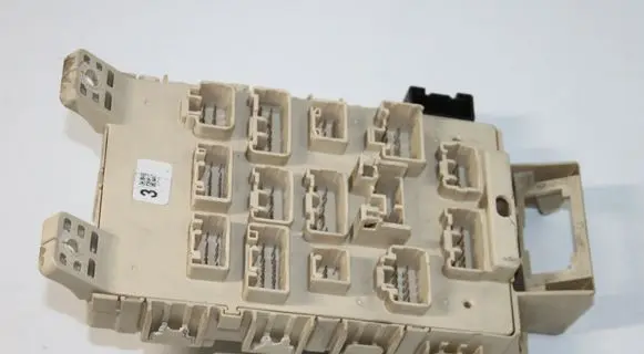 Toyota Yaris Fuse module