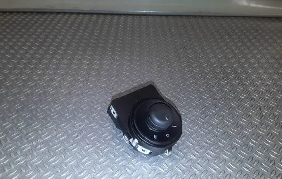 Opel Meriva B Wing mirror switch 13271827