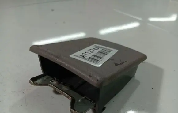 Mazda 323 F Car ashtray