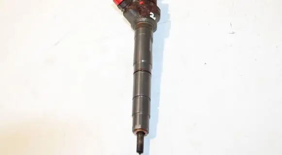 Volkswagen PASSAT B7 Fuel injector 03L130277J 0445110369