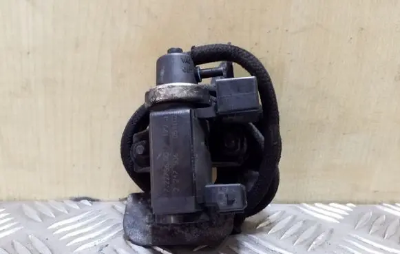 BMW X5 E53 Turbo solenoid valve 72279600 2247906