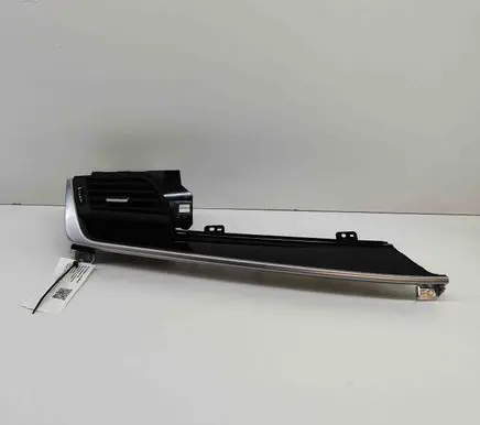 Nissan Qashqai J12 Dashboard air vent grill cover trim 684116UA0B