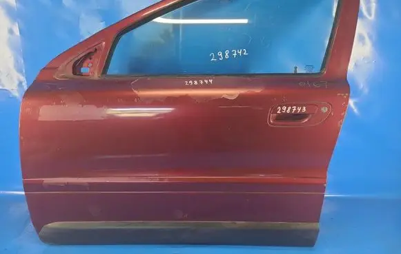 Volvo XC70 Front door 8679658